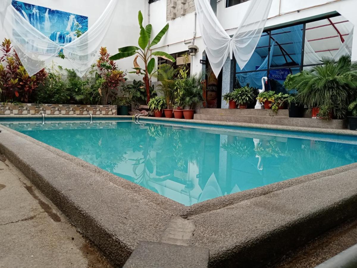 Hostal Sauna Water Palace Quito Esterno foto