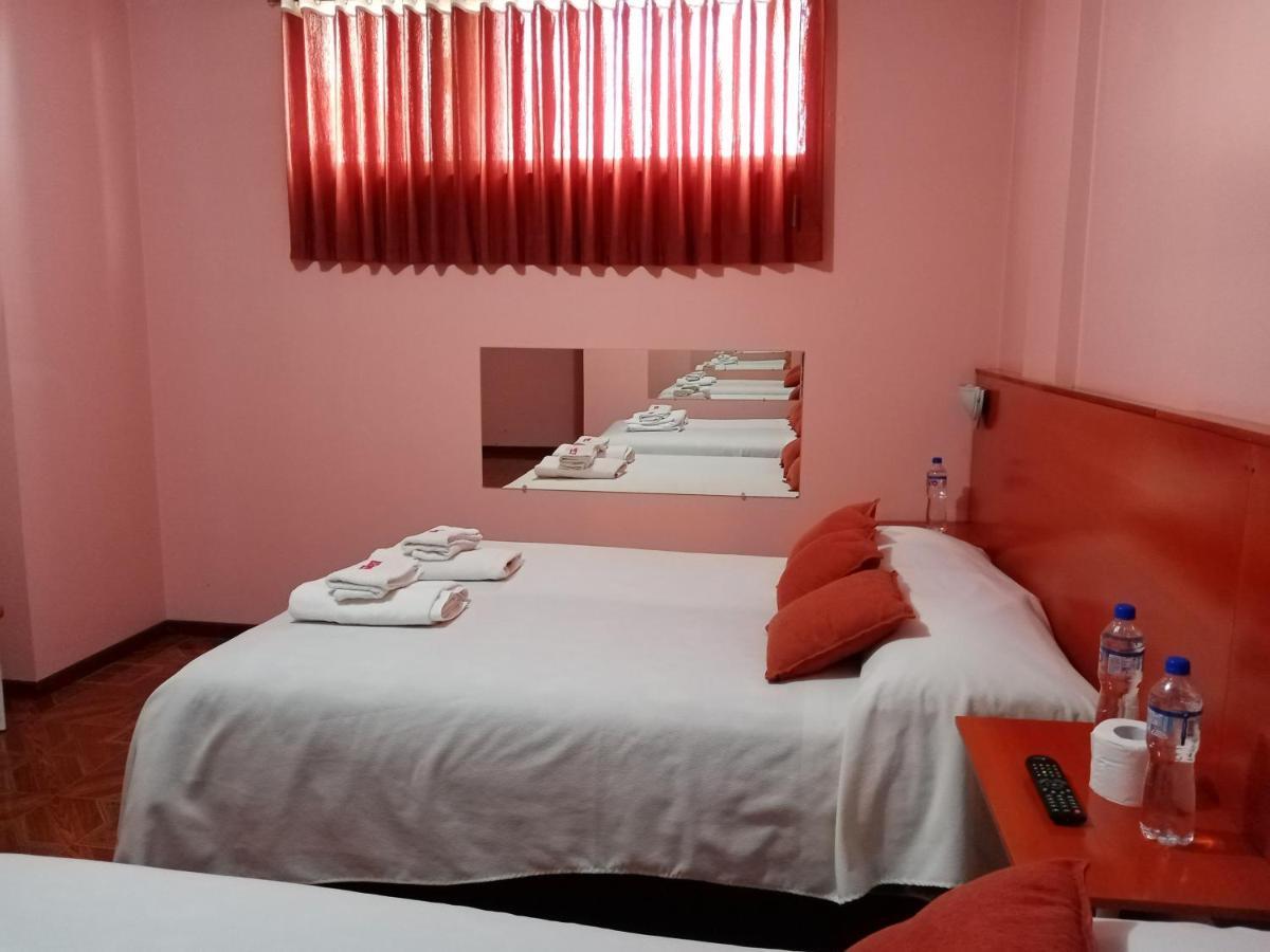 Hostal Sauna Water Palace Quito Esterno foto