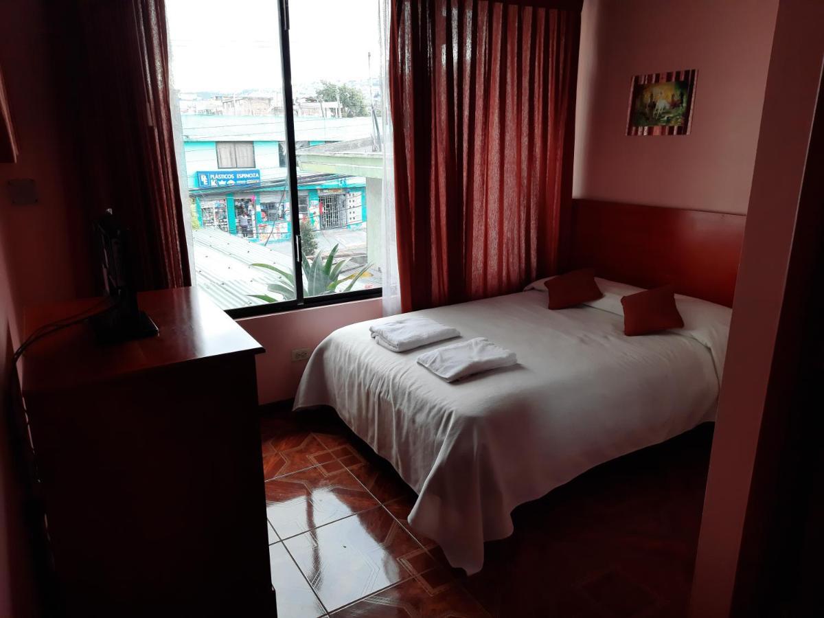 Hostal Sauna Water Palace Quito Esterno foto