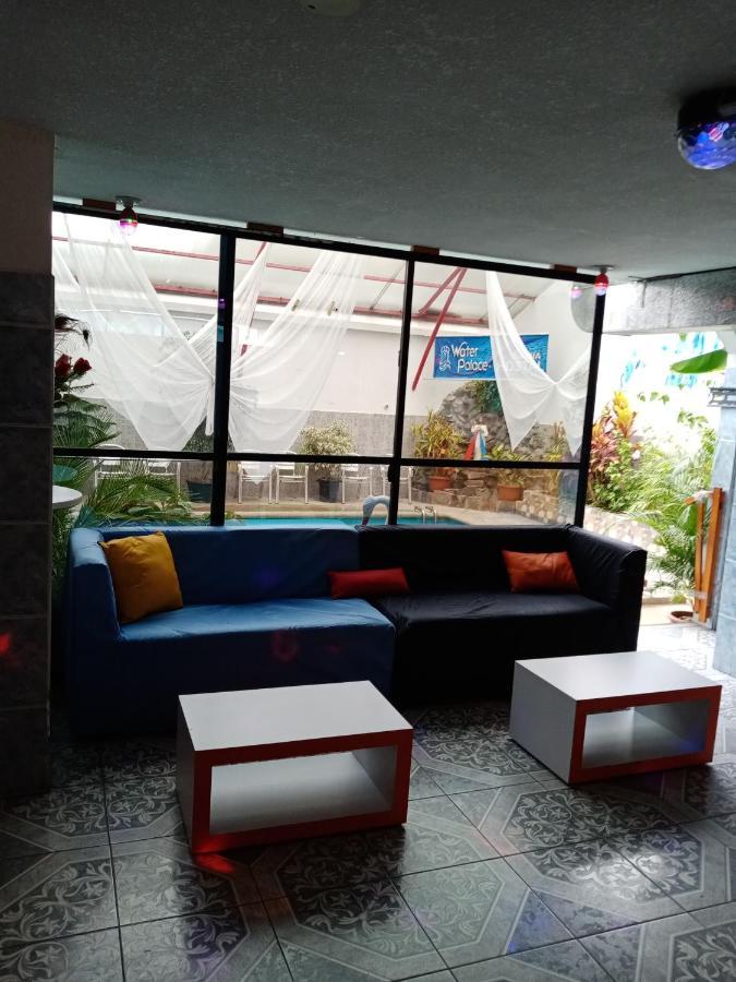 Hostal Sauna Water Palace Quito Esterno foto